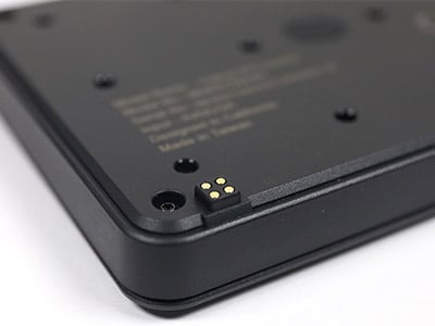 乗せる側のモジュールは、突起の先に端子(接点)を備えている