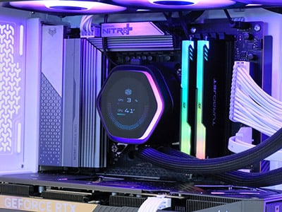 Cooler Masterの「MasterLiquid 360 Atmos II LCD」はポンプヘッド部が小さい