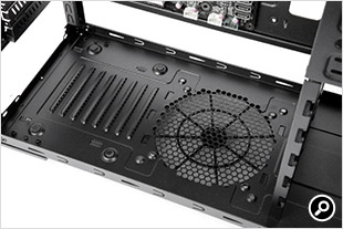 Zalman Z11PLUS ケース底面