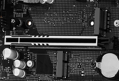 PCI Express 5.0 x16スロットを装備