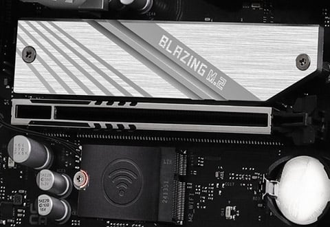 PCI Express 5.0 x16スロットを装備