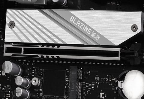 PCI Express 5.0 x16スロットを装備