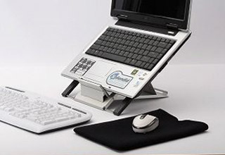 6段階に角度調整できるノートPC用スタンド
