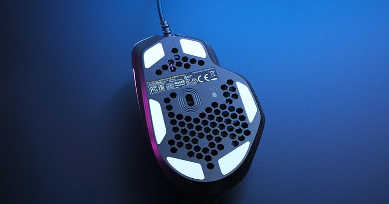 スムーズな滑りを実現するPEPT素材を採用