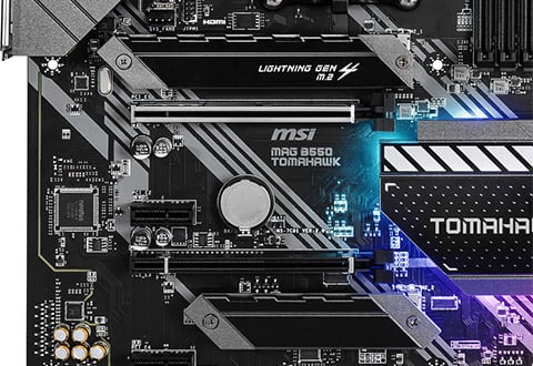 Lightning M.2スロットを装備