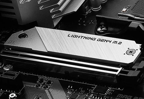 Lightning M.2スロットを装備