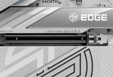 PCI Express 5.0 x16スロットを装備