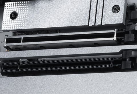 PCI Express 5.0 x16スロットを装備