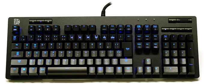 カスタマイズ可能なBLUE LEDバックライト搭載