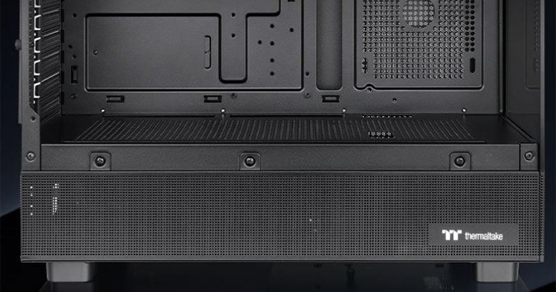 ケーブルマネジメントに優れた電源カバーを搭載